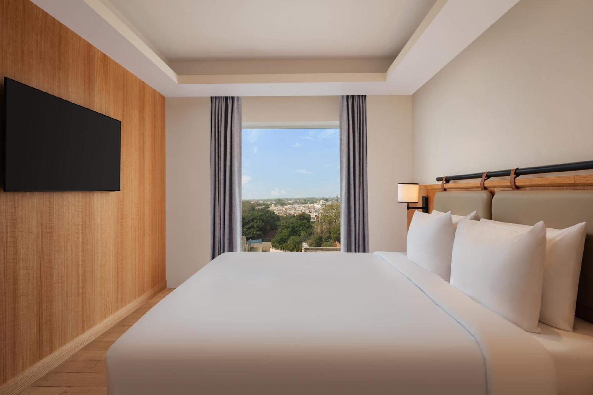 होटल Fairfield By Marriott 4*